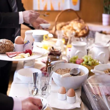 Otel Alt-oberndorf *